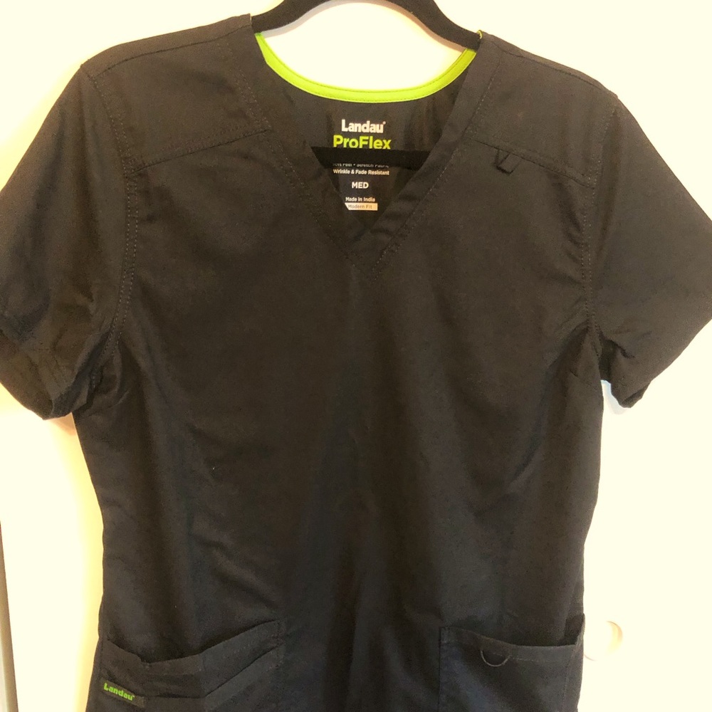 Set of 2 Women’s Landau BLK Scrub Top Sz M